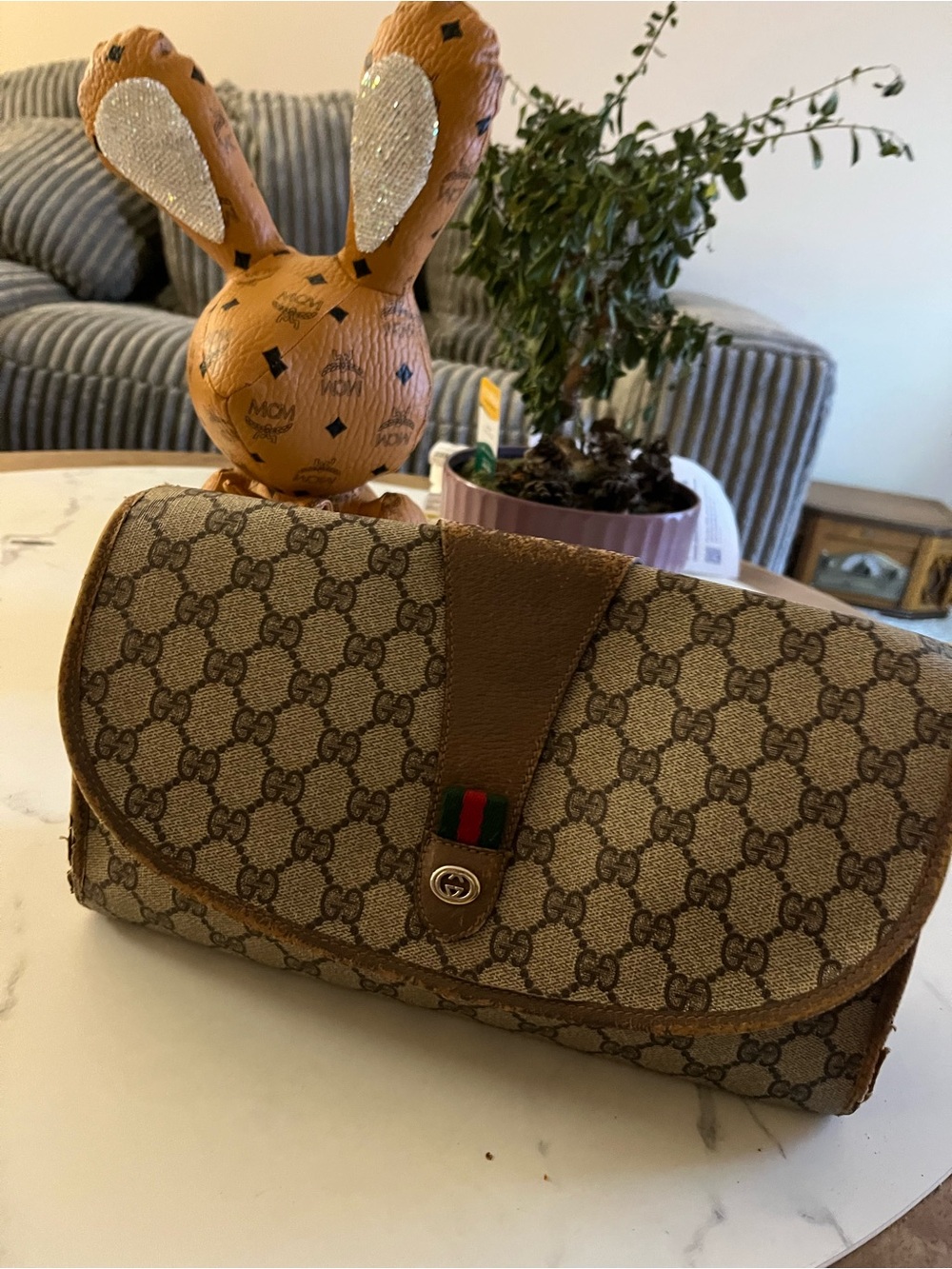 Gucci Brown Leather Interior with Red and Green Logo Tag